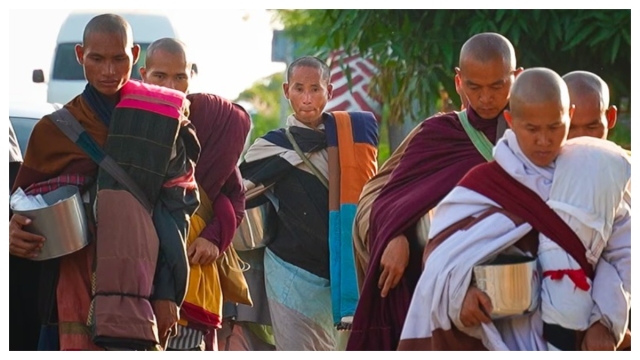 Vietnamese Monk Thich Minh Tue crosses Lao into Thailand