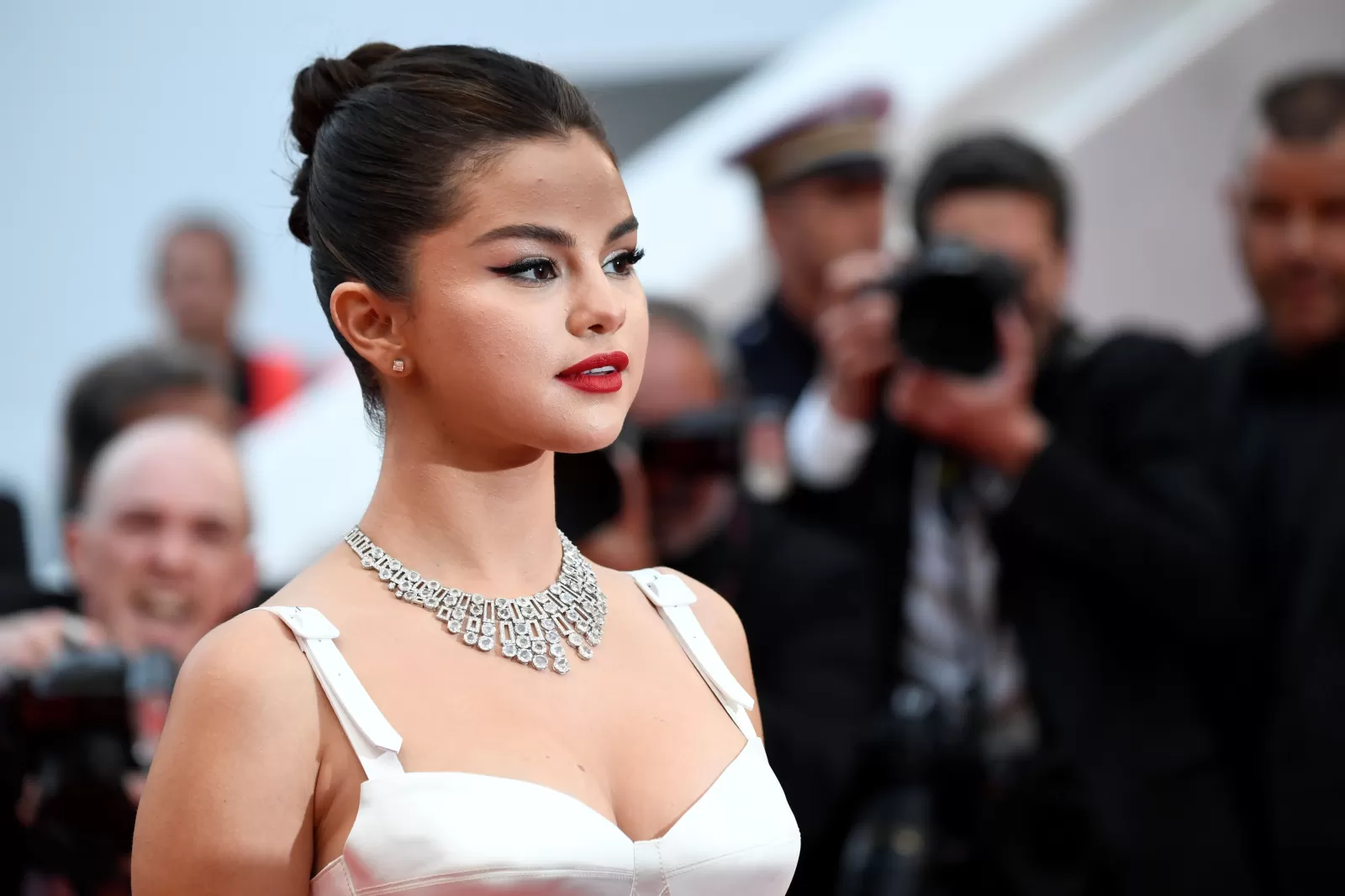 Selena Reveals Truth About Her Dating Life
